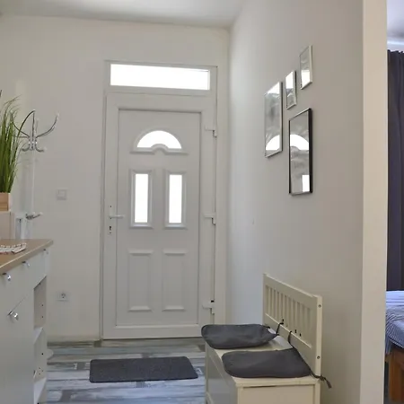 Apartment Akvamarin *