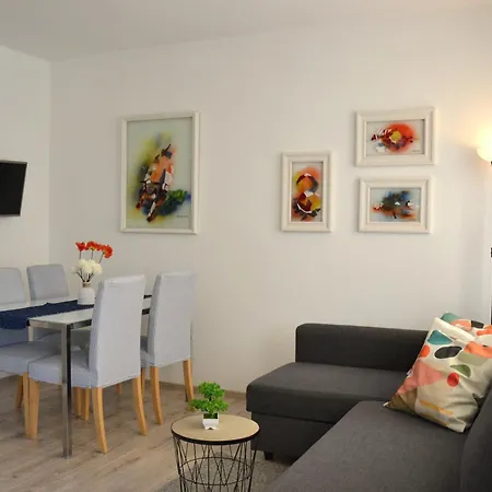Akvamarin Apartman *